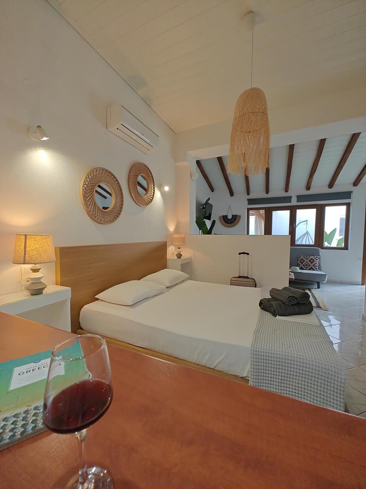 Del Sol Suites Skiathos Town Exterior photo